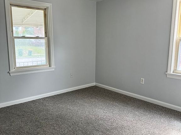 3rd image of 18313 Waterbury Ave