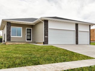 2922 Lund St, Norwalk, IA 50211