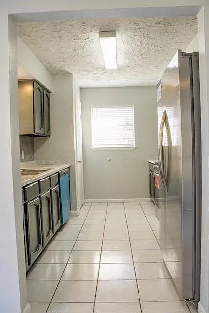 3 bed, 2.0 bath, 1400 sqft, $1,900 — Photo 4