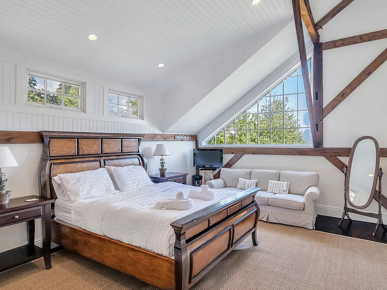 426 Ocean Rd — Photo 31