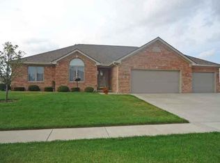 5228 Imperial Dr, Columbus, IN 47203