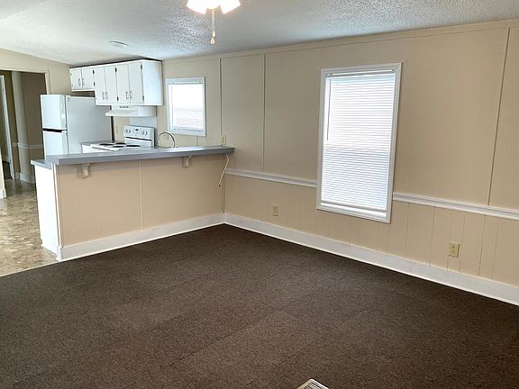 3rd image of 115 Davis St