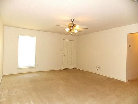 4th image of 2020 Paluxy Ct