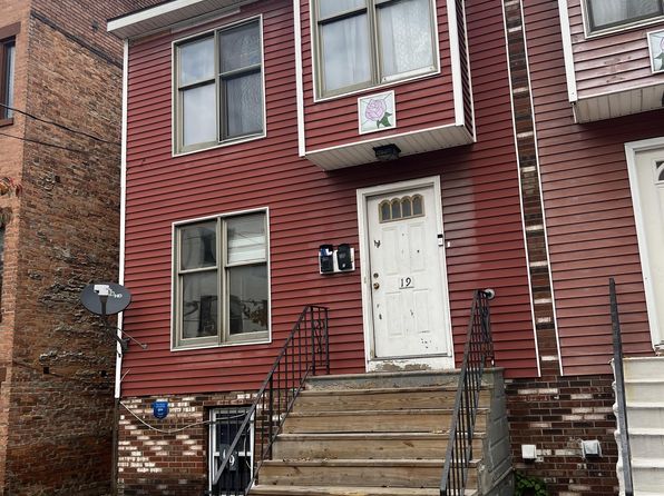 19 Dana Ave #2