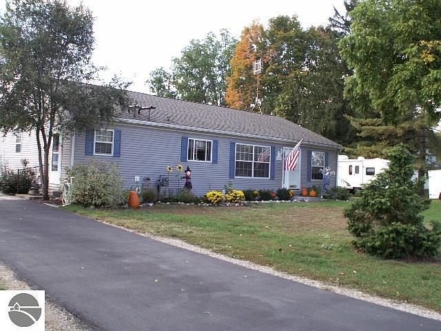 1st image of 2077 Lincoln St
