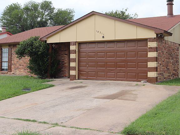 3rd image of 10211 Deer Hollow Dr
