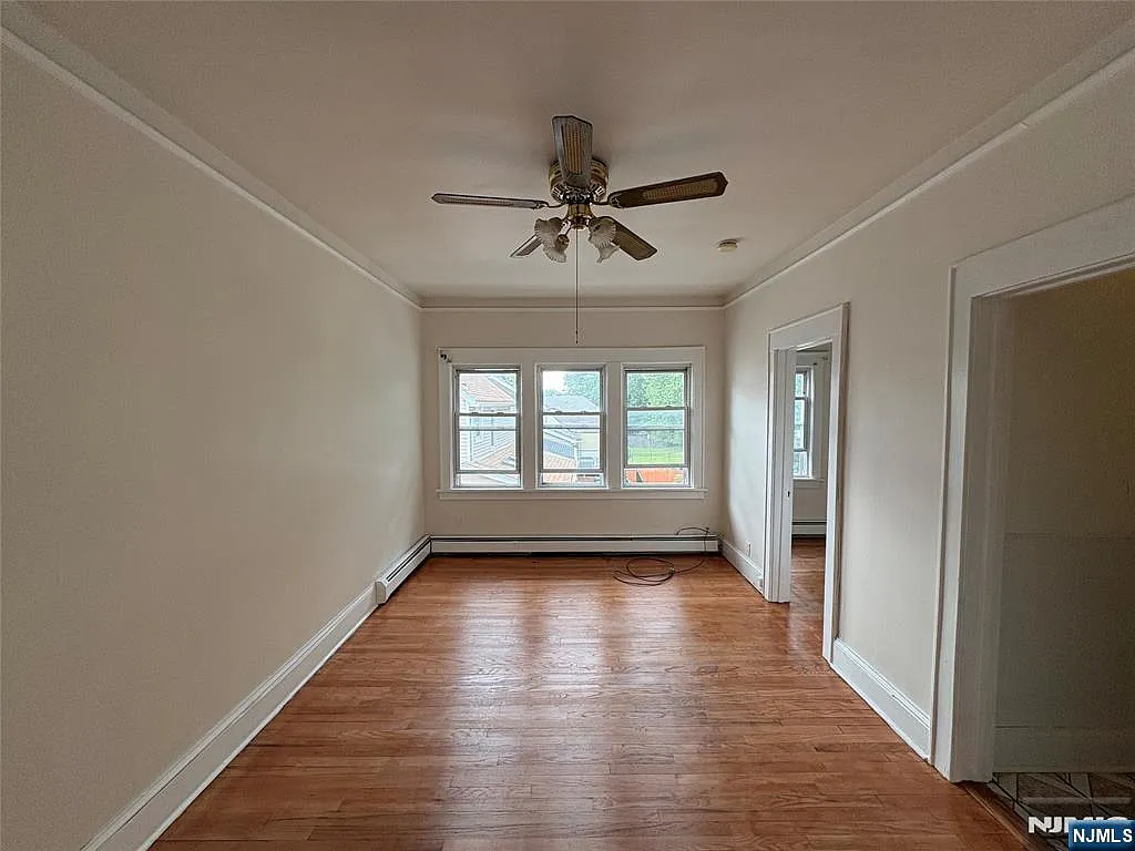 3 bed, 1.0 bath, $2,500 — Photo 4