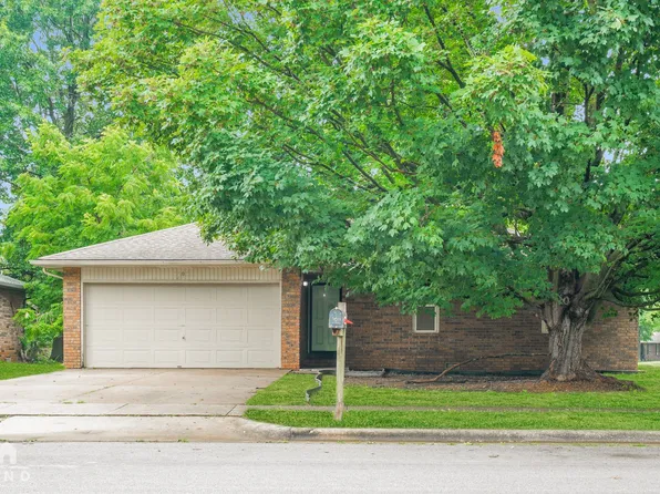 1206 W McGee St, Springfield, MO 65807