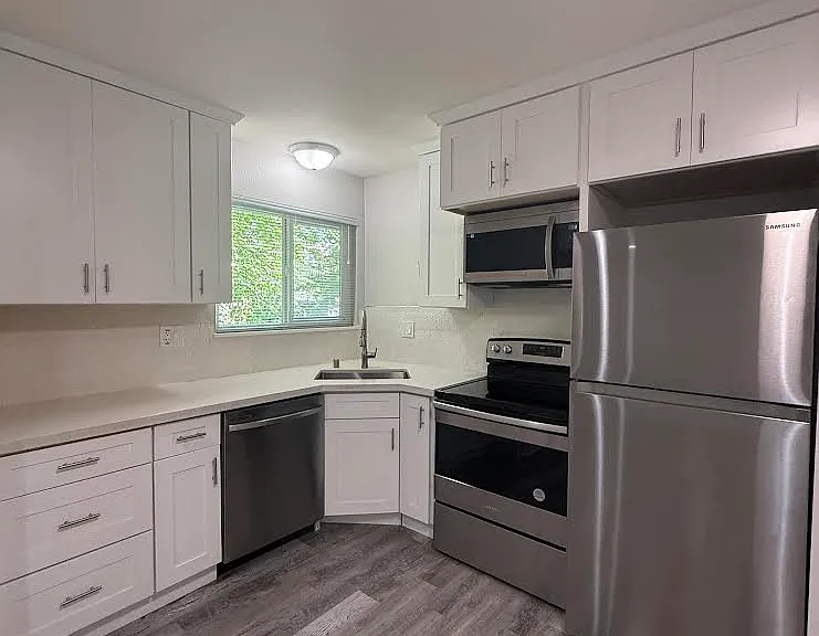 1818 P St #6 — Photo 4