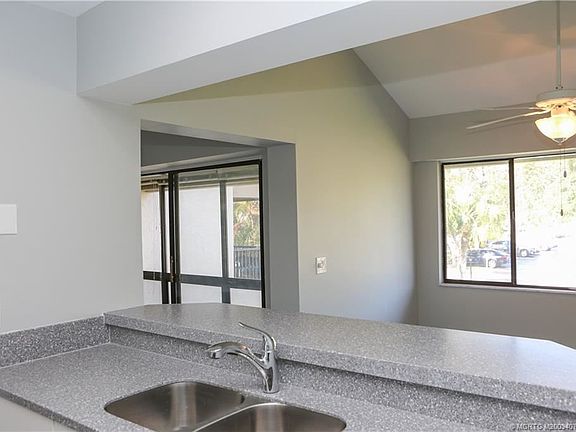 5th image of 1600 NE Dixie Hwy APT 2-202