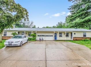 1003 Gaynor Ct NW, Grand Rapids, MI 49544
