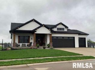 2 Foster Ct, Eldridge, IA 52748