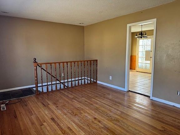 2nd image of 9821 Bennington Ave