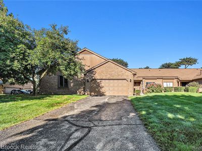 2198 London Bridge Dr, Rochester, MI, 48307