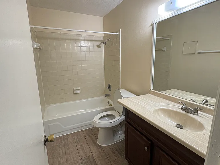 9700 Leawood Blvd #216 — Photo 6