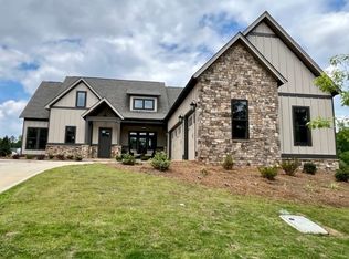 3216 Turkey Spur Ln, Opelika, AL 36801