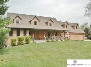 22142 Riverside Dr, Elkhorn, NE 68022