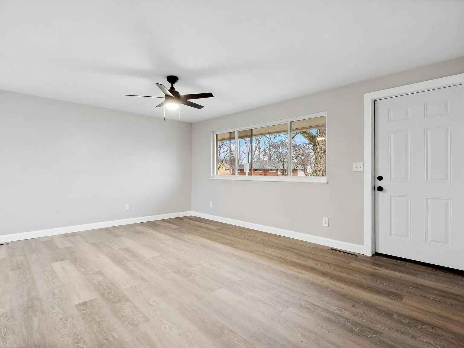 3 bed, 1080 sqft, $2,000 — Photo 4