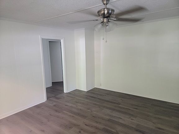 2nd image of 1805 Jeanette St