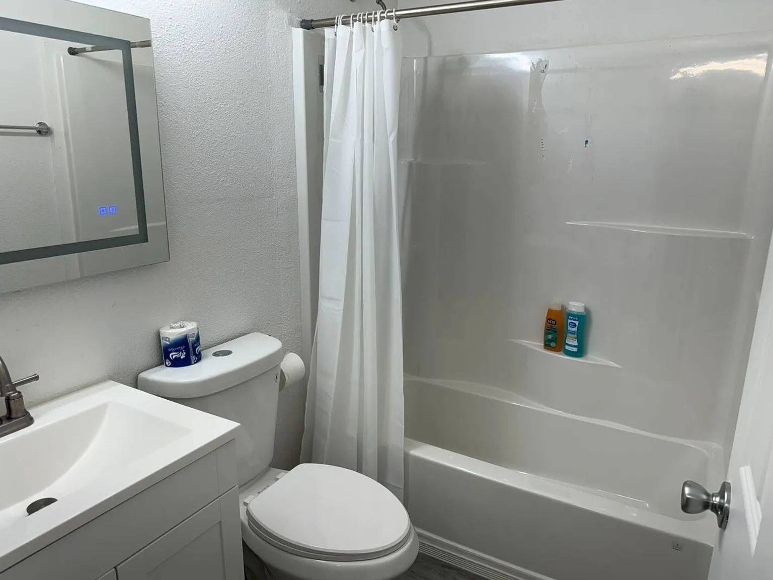 819 Maertin Ln — Photo 2