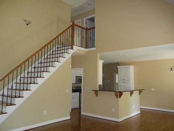 5th image of 1203 Waddell Ln