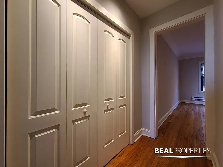2325 N Rockwell St #B2 — Photo 10