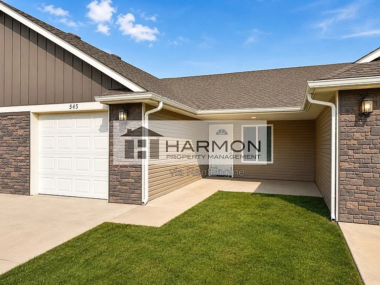 545 Sunflower Dr — Photo 1