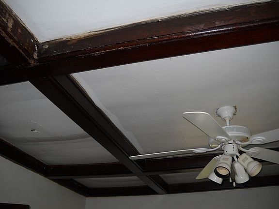 3rd image of 5090 Greenhurst Dr