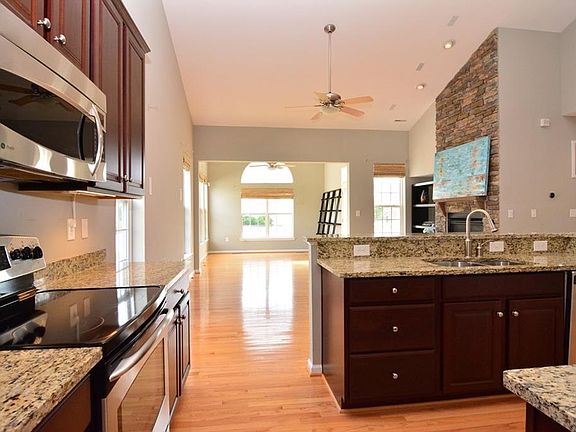5th image of 37435 Alcove Ct