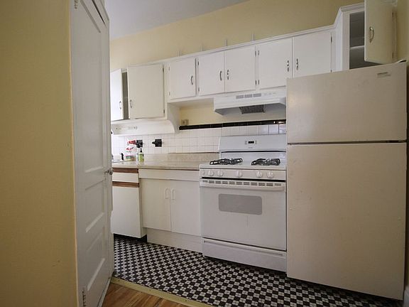 4th image of 73 Skillman Ave APT 4