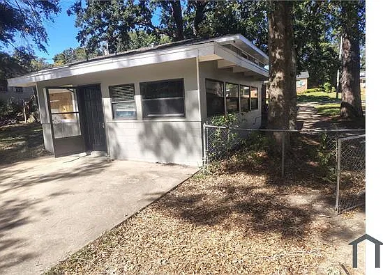 1 bed, 900 sqft, $800 — Photo 2