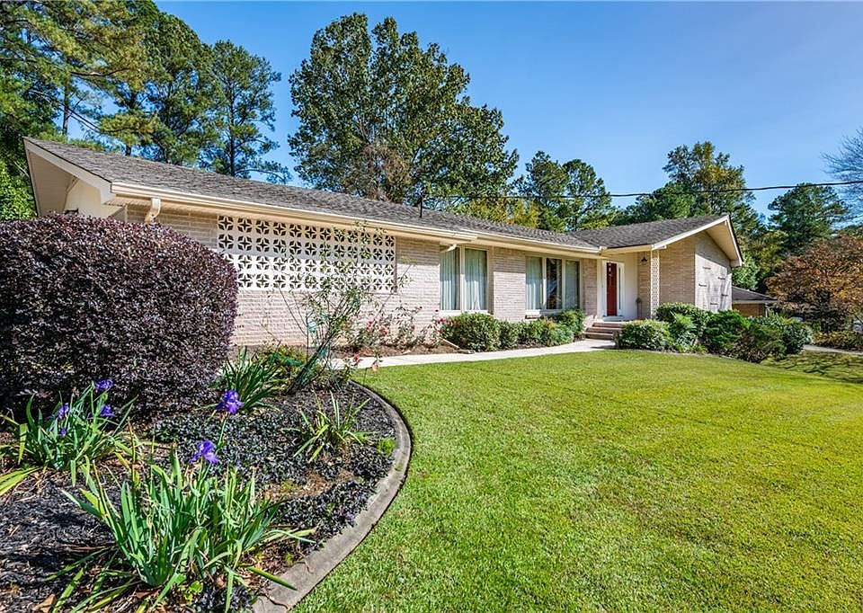 1st image of 2743 Peppermint Dr