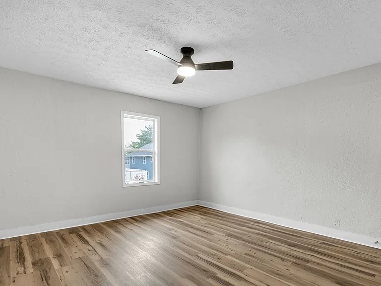 411 N Oakland Ave — Photo 15