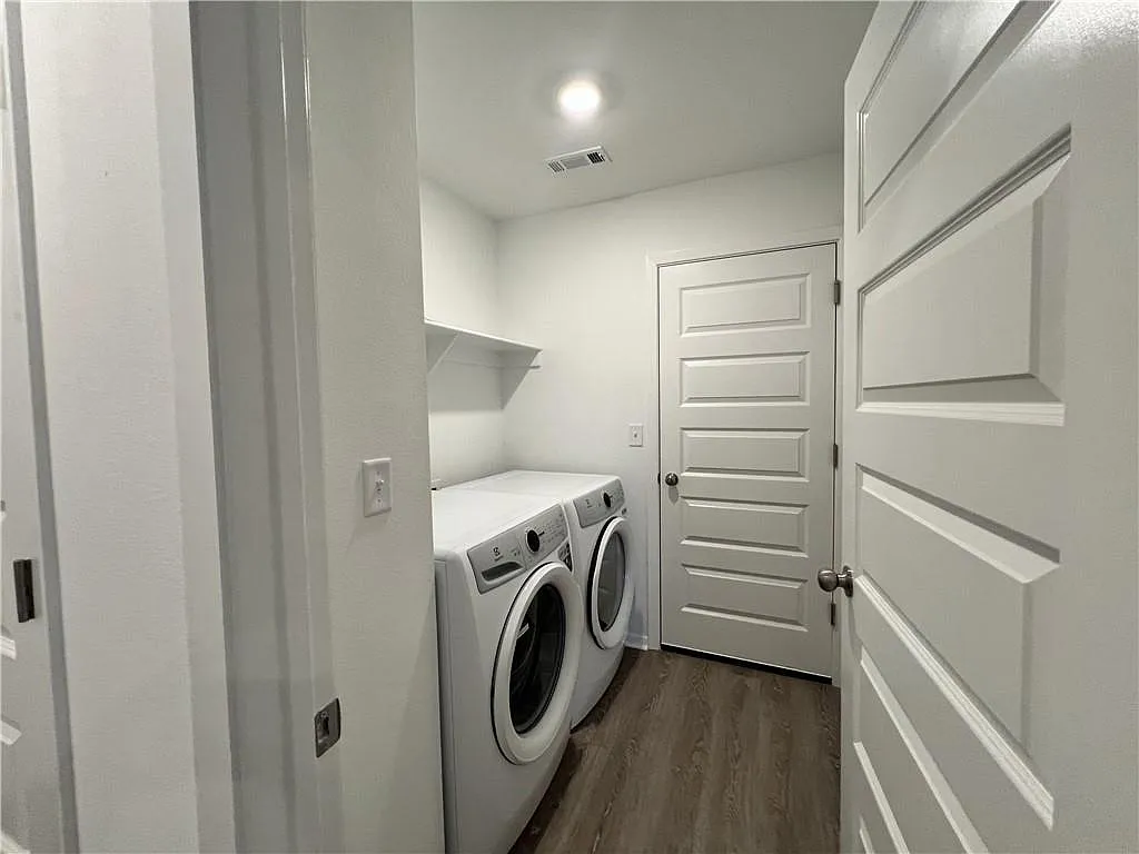 2820 Evans Street - 1 — Photo 2