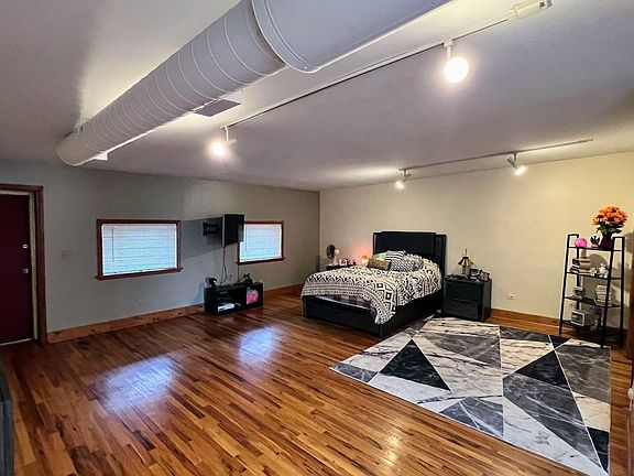 2nd image of 1465 W Chicago Ave APT 4