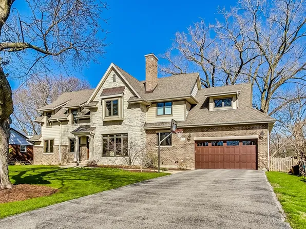 211 S Maple Ln, Prospect Heights, IL 60070