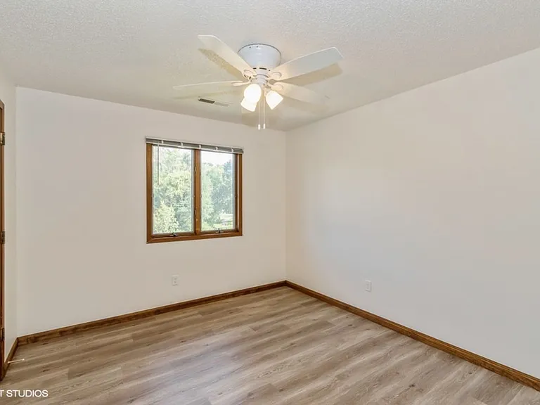 1359 Southview Cir — Photo 15