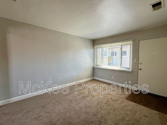 3rd image of 2321 Brant St
