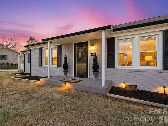 3rd image of 100 Boston Rd