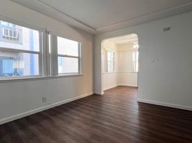 3317 Castle Heights Ave