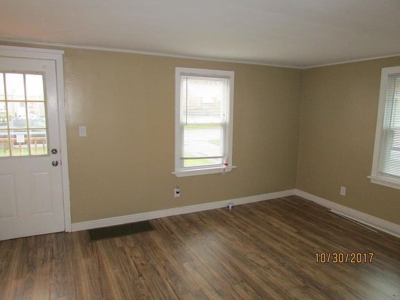 3rd image of 12 Mildred Dr