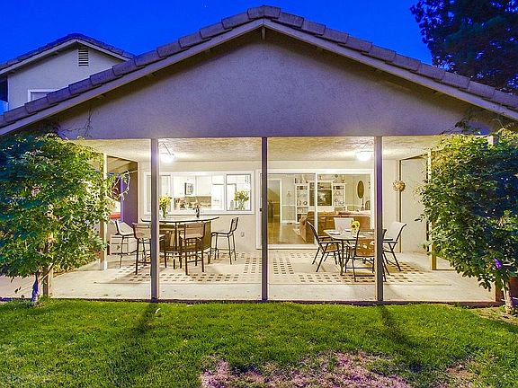 3rd image of 12660 Calma Ct