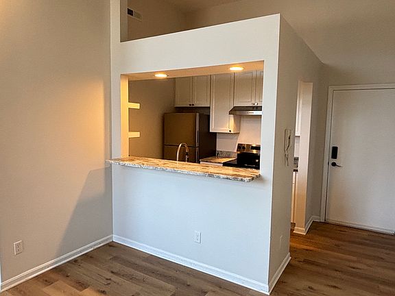 5th image of 117 Main St APT 12