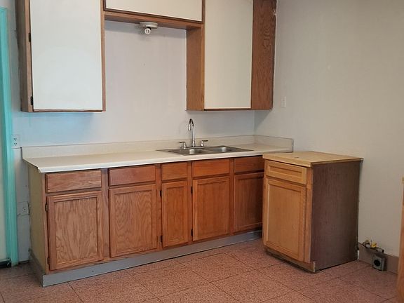 5th image of 3810 Niagara St