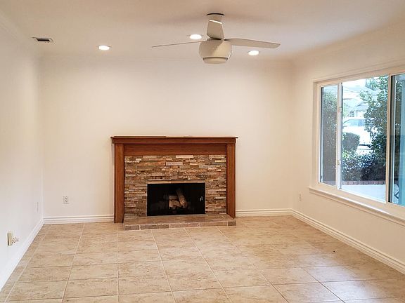 3rd image of 14969 Sandalwood Ln