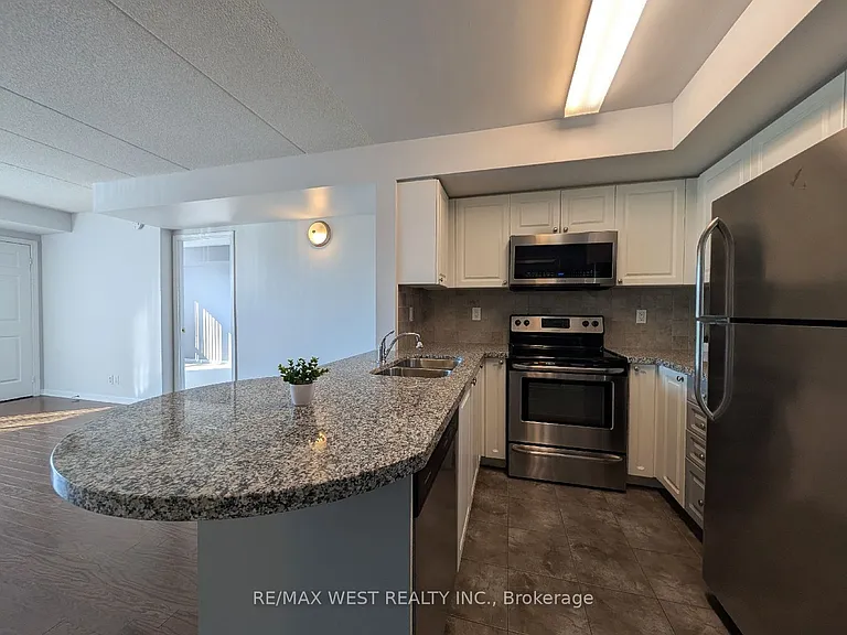 65 Via Rosedale #203 — Photo 4