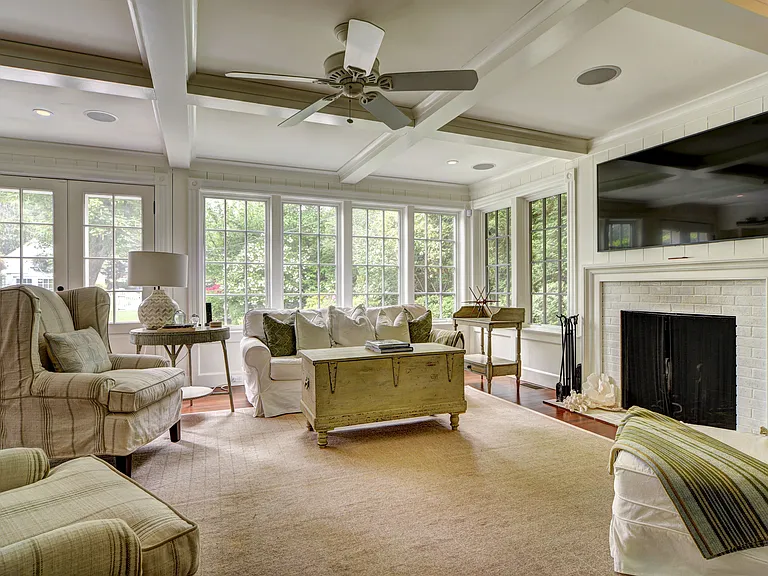 31 Meetinghouse Ln — Photo 6