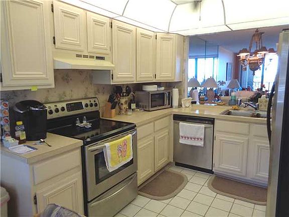 3rd image of 10000 S Ocean Dr APT 205