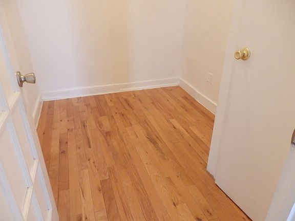 3rd image of 501 W 40th St #4W