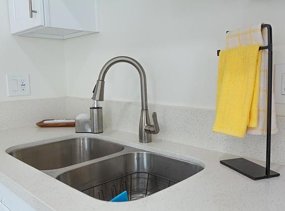 3rd image of 13246 Helmer Dr